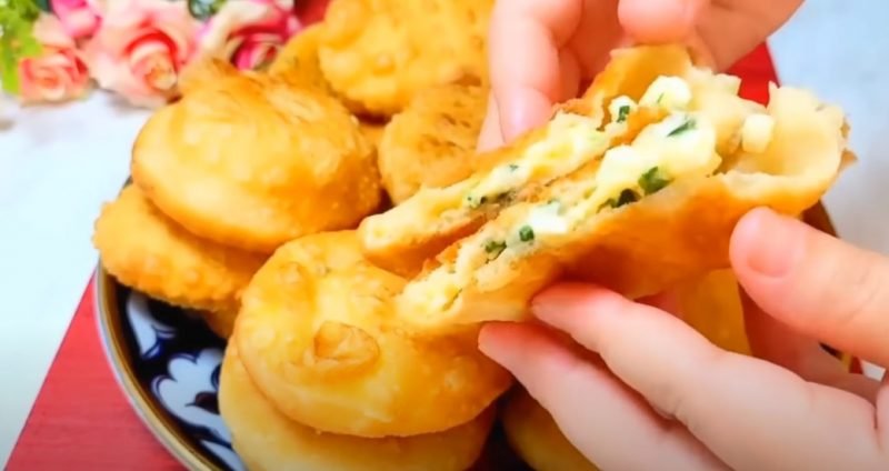 Использую кефир и 1 яйцо и 10 минут! Быстрые пирожки с сочной начинкой