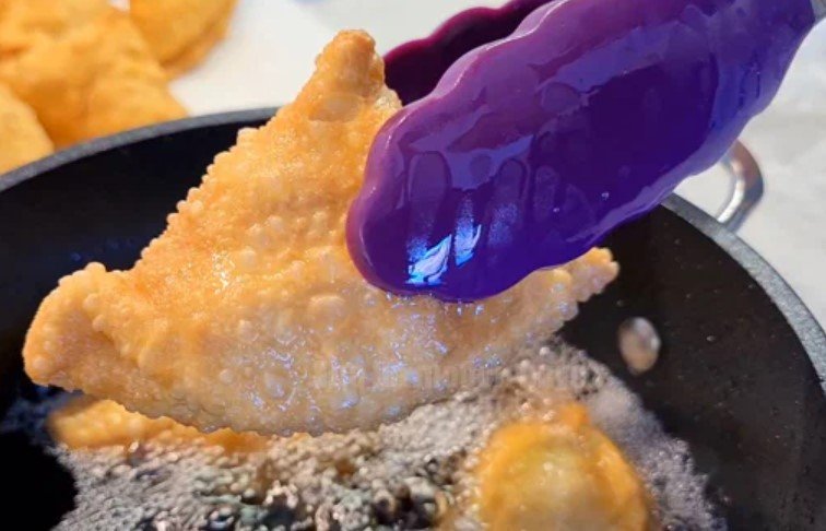 Без дрожжей и соды. Пузырчатые пирожки со сладкой начинкой: вкусные и хрустящие