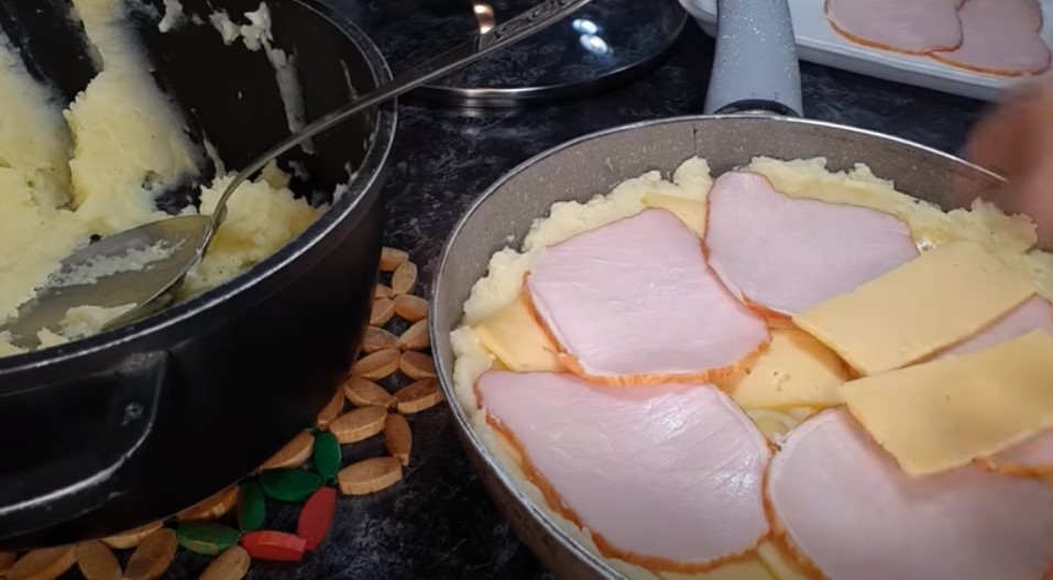 Картофельный пирог на сковороде и в духовке! Простая картошка, а пахнет просто изумительно
