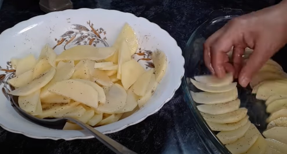 Картофельный пирог на сковороде и в духовке! Простая картошка, а пахнет просто изумительно