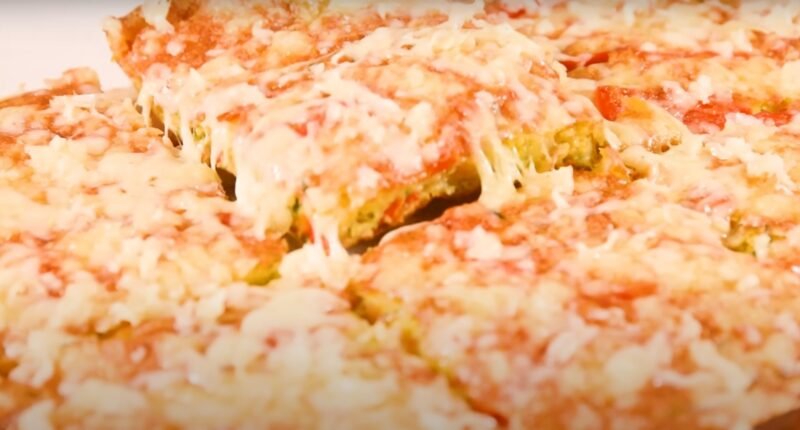 Лучше, чем пицца. Просто натираю 2 кабачка: аппетитное, сытное и вкусное блюдо на ужин