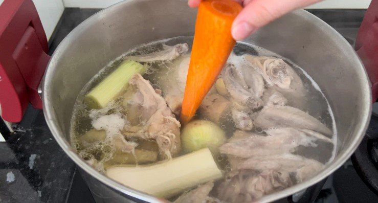 Как правильно варить куриный бульон. Узнала в ресторане, теперь готовлю дома: получается очень вкусно