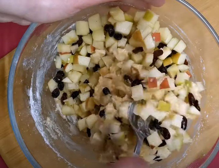 Вкуснее, чем Шарлотка: все смешали и на противень. "Ленивый" яблочный пирог на скорую руку