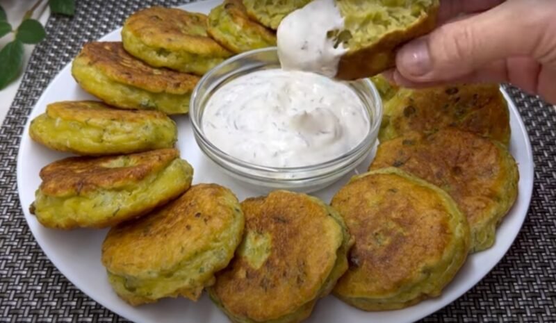 Смешиваю горошек и яйца. Рецепт вкусных и полезных оладий: век живи - век учись