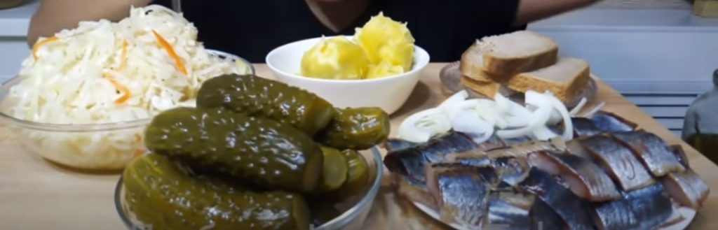 Огурцы мариную только так! Сестра научила, получаются хрустящими, сладкими с горчицей