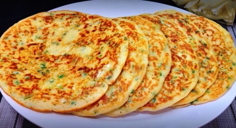Беру 1 яйцо и 1 стакан кефира. Самые нежные и вкусные лепёшки на сковороде