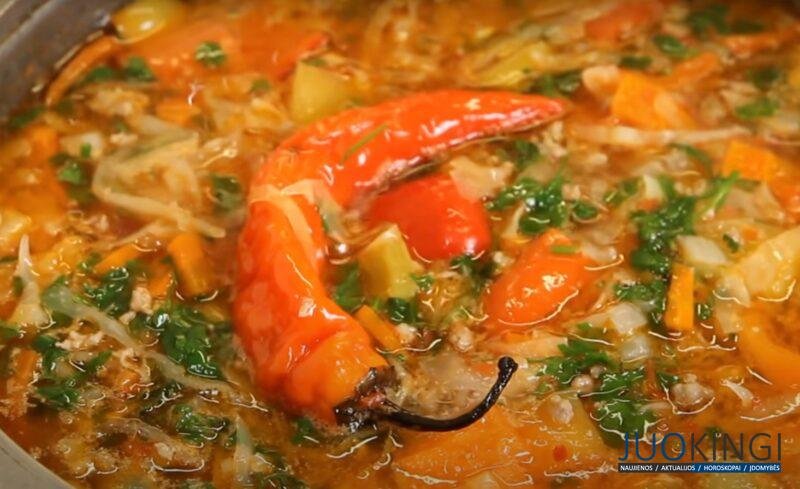 Раньше готовила борщ со свеклой и мясом, а теперь только так. Суп из фарша: век живи, век учись