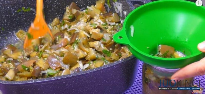 Улетный салат из баклажанов: проверенный рецепт. Зимой пожалеете, если заготовили мало