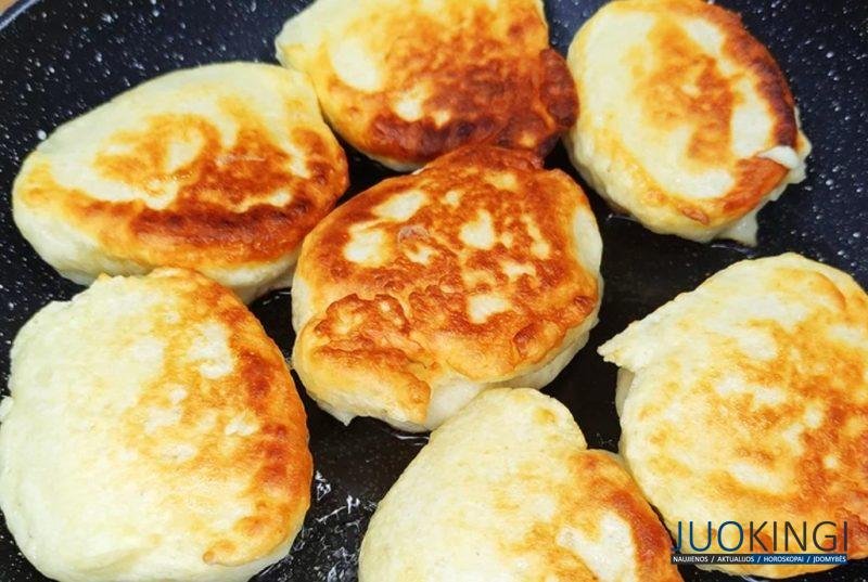 Оладушки готовлю только на горячем кефире. Всегда получаются очень вкусные: пышные и не опадают