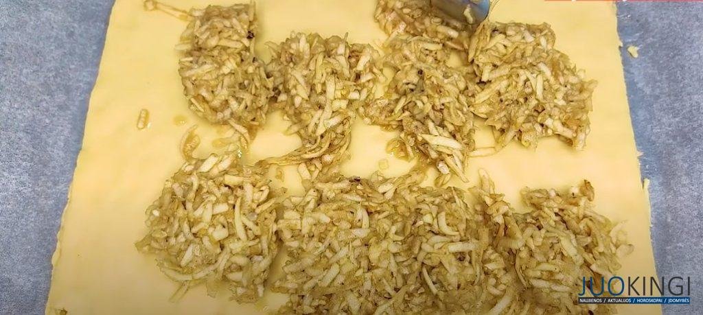 Яблочный пирог, который тает во рту. Вкуснее, чем шарлотка: беру песочное тесто и натираю яблоки