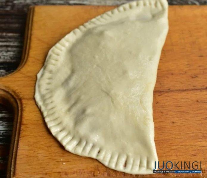 Чебуреки из теста на воде. Любимый рецепт моей семьи: очень вкусные, с хрустящей корочкой