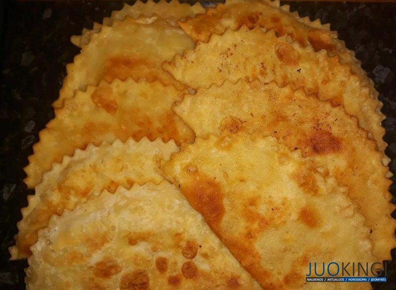 Чебуреки из теста на воде. Любимый рецепт моей семьи: очень вкусные, с хрустящей корочкой