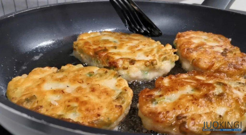 Пирожки теперь готовлю по-ленивому: все смешала и на сковородку. По вкусу как беляши, а жарю как обычные оладьи