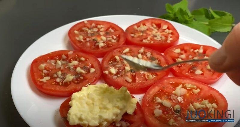 Лучшая закуска на праздничный стол. Помидоры в "Шапочке"