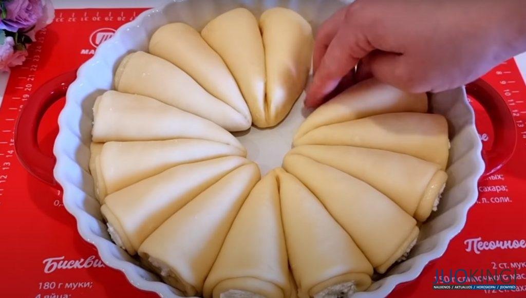 Красивый пирог с творогом: вкусный, воздушный и мягкий. Всё перемешали и в духовку
