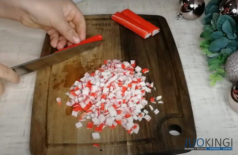 Самый быстрый салат из крабовых палочек. Так вкусно, что не устаю его готовить
