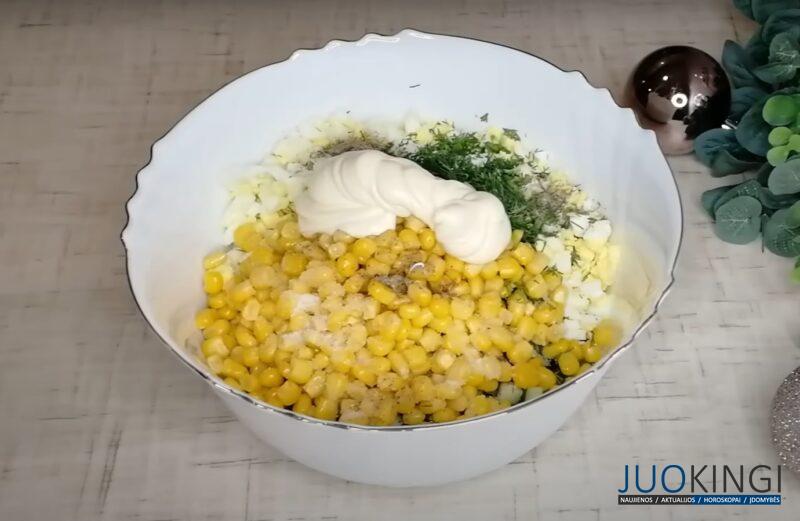 Самый быстрый салат из крабовых палочек. Так вкусно, что не устаю его готовить