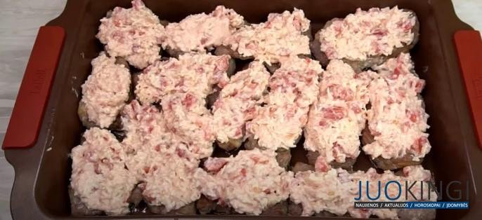 Быстрое блюдо: мясо по-российски. Намного вкуснее мяса по-французски и муж очень доволен