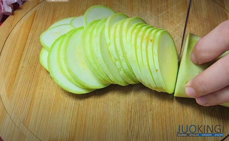 Жарю сразу 30 штук: точно вкуснее мяса. Рецепт вкусных кабачковых оладий