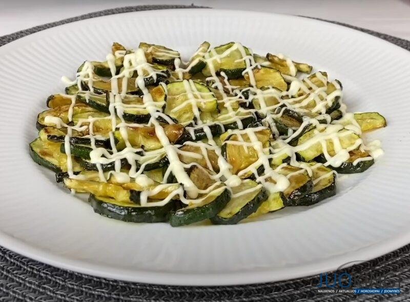 Готовить можно всю осень. Вкусный  и быстрый салат с кабачками за 5 минут