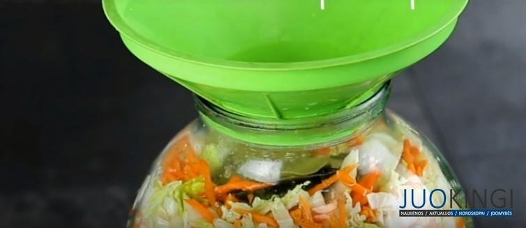 Вкусно так, что хочется есть каждый день. Закуска из пекинской капусты: готовлю сразу много, чтобы на неделю хватило