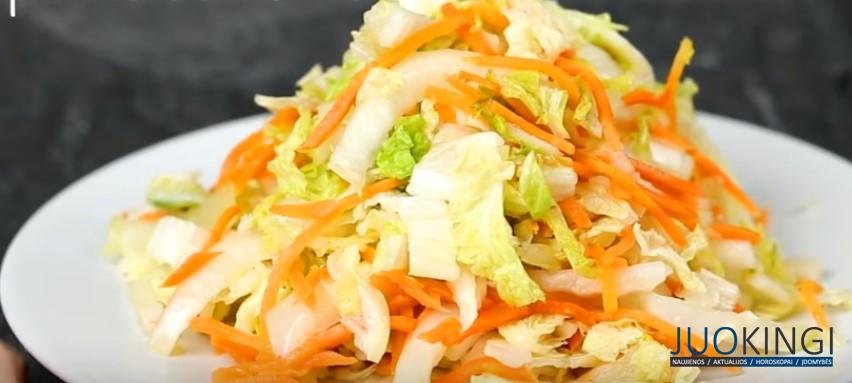 Вкусно так, что хочется есть каждый день. Закуска из пекинской капусты: готовлю сразу много, чтобы на неделю хватило