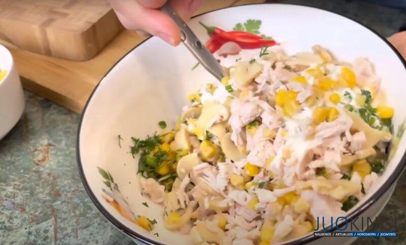 Они такие сочные и вкусные: 2 быстрых салата из куриной грудки. Простой рецепт