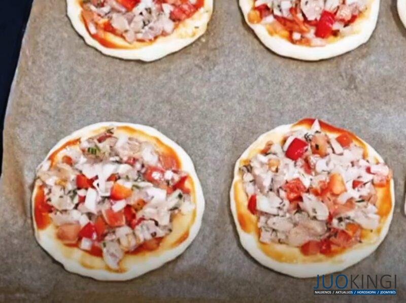 Их всегда мало. Мини-пицца с курицей и овощами: рецепт за 10 минут