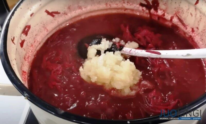 Куда девать крупную свёклу? Мама посоветовала рецепт: такого вкусного салата давно не пробовала