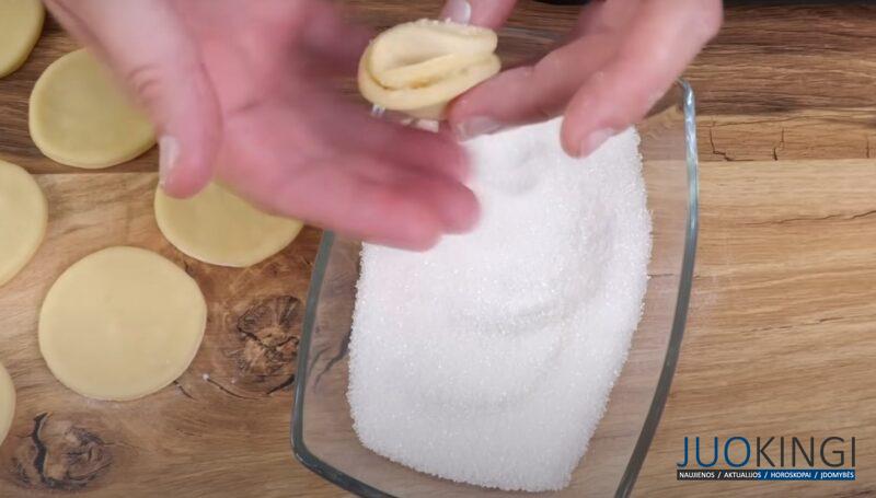 Печенье на кефире. Мягкое и очень вкусное лакомство к чаю