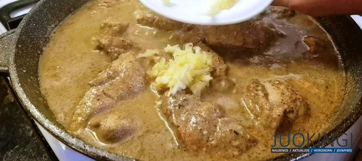 Муж часто просит приготовить курицу в таком соусе на праздничный стол. Получается вкусно: особенно соус