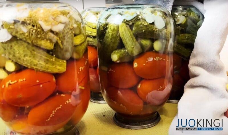 Маринад ещё вкуснее. Маринованные кисло-сладкие огурцы с помидорами