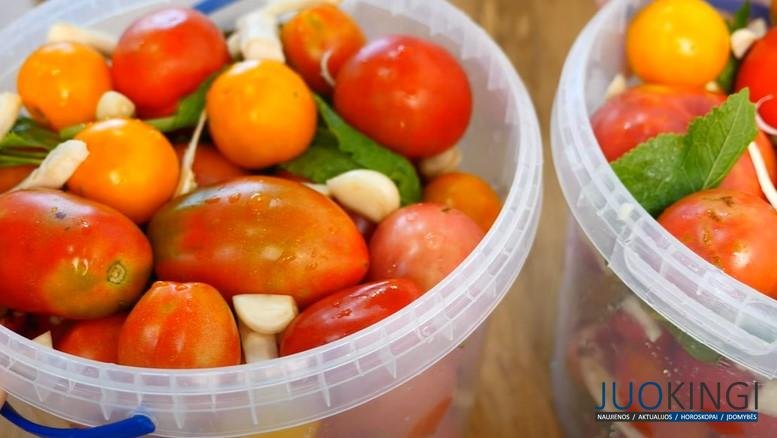 Квашеные помидоры на зиму. Маринованные помидоры с чесноком - простая и быстрая заготовка