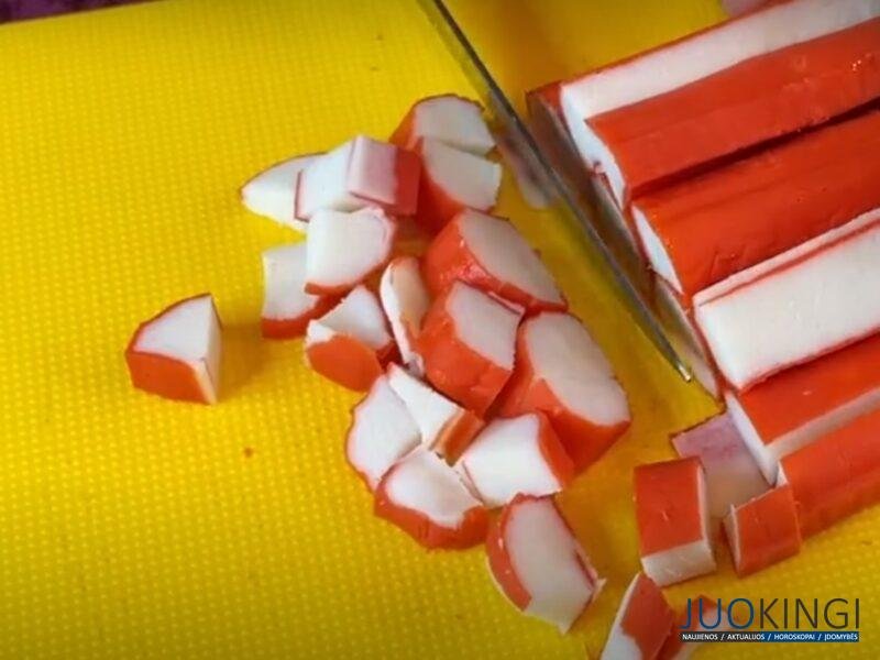 “Женский каприз”. Слоёный салат с крабовыми палочками: готовится просто и быстро
