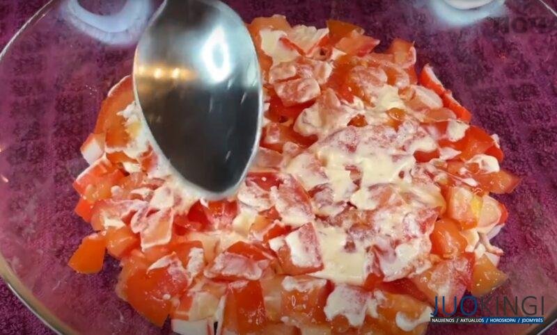 “Женский каприз”. Слоёный салат с крабовыми палочками: готовится просто и быстро