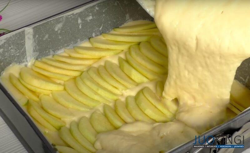 Нереально вкусный яблочный пирог. Все смешал и в духовку: просто и вкусно