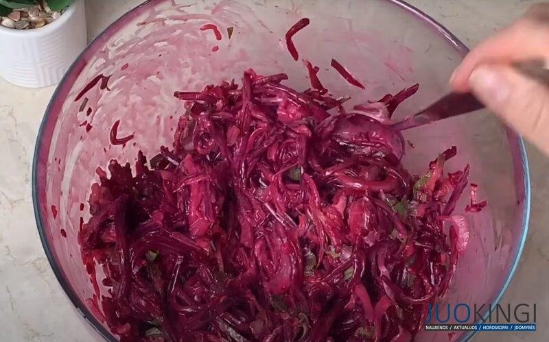 Необыкновенно простой и вкусный. Салат из обычной свеклы за 5 минут