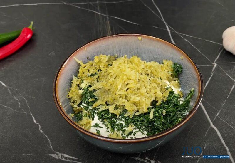 Не думала, что минтай может быть таким нежным и вкусным. Сочная рыба в сметанном соусе