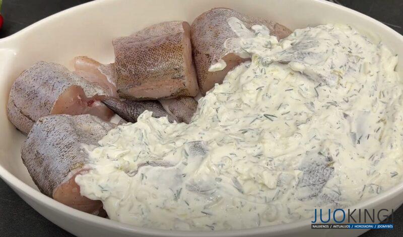 Не думала, что минтай может быть таким нежным и вкусным. Сочная рыба в сметанном соусе