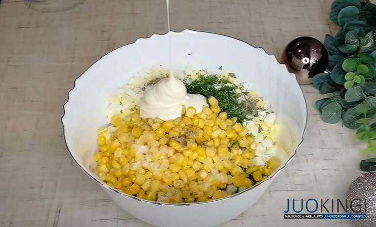 Не устаю готовить. Самый быстрый и вкусный салат из крабовых палочек