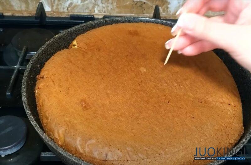 Самый потрясающий пирог без духовки на Новый год. Нежный, как бисквит