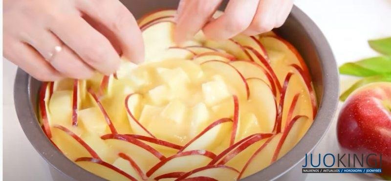 Яблочный пирог буквально за 5 минут. Просто и вкусно: один из самых легких рецептов