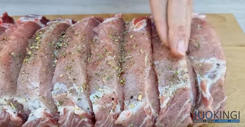 Мясо запеченное в духовке «По-деревенски». Вкусное блюдо на любой праздничный стол