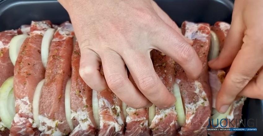 Мясо запеченное в духовке «По-деревенски». Вкусное блюдо на любой праздничный стол