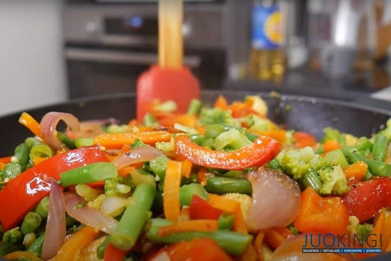 Мясо в духовке вкуснее шашлыка. Нежное мясо в духовке на праздничный стол.