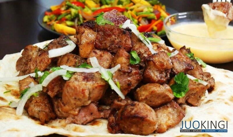 Мясо в духовке вкуснее шашлыка. Нежное мясо в духовке на праздничный стол.