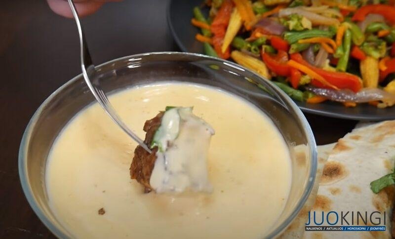 Мясо в духовке вкуснее шашлыка. Нежное мясо в духовке на праздничный стол.