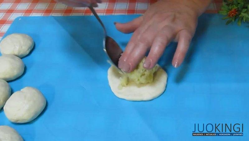 Воздушные пирожки с хрустящей корочкой. На одном, вы точно не остановитесь