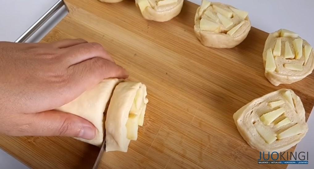 Беру 2 яблока и готовлю вкусный рецепт без масла. Плюшки с яблочной начинкой