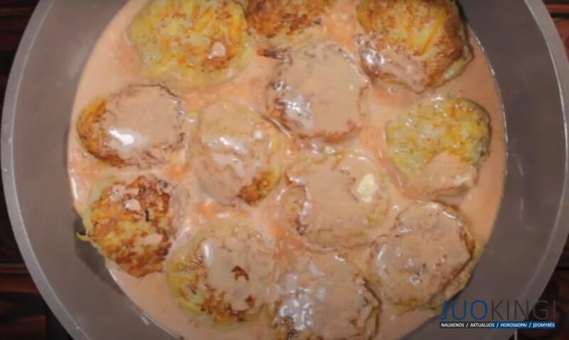 Беру немного фарша, картофель и 1 луковицу. Вкусные тефтели с подливой: вкусно, сытно и быстро